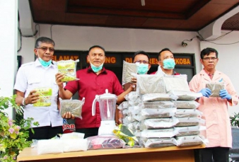 5,8 Kg Sabu dan 65 Kg Ganja Dimusnahkan Polisi