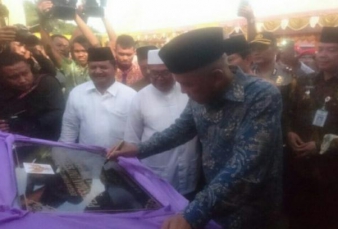 Didampingi Wabup Rohul, Gubri Resmikan SMA Negeri 5 Tambusai Utara