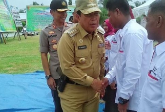 Bupati Rohul Bawa Pistol di Pinggang saat Peresmian Satgas Satria Kresna