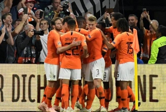 Belanda Hajar Jerman di Amsterdam Arena