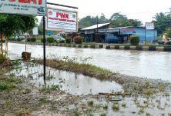 Eks Ketua DPRD Rohul Minta Jalan Ujungbatu Segera di Aspal