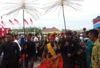 Karpet Merah Sambut Jenderal TNI Mulyono ke Stadion Mini Duri