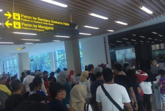 Hari Pertama Uji Coba Kereta Bandara Soeta