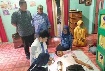 Cegah DBD, Rombongan Dinkes Inhu Datangi Rumah Warga   