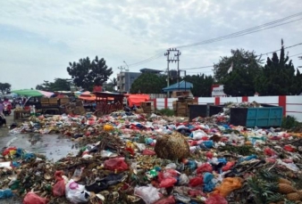 Wak! Sampah Menumpuk di Pasar Pagi Arengka Bikin Mual