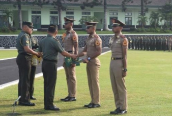 Tiga Taruna Asli Papua Terima Penghargaan