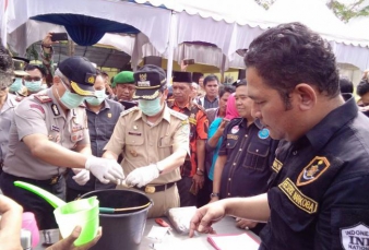 Syamsuar: Awas! Ini Asap Ganja Lho, Nanti Pusing! 