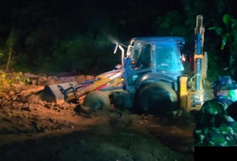 Longsor, Jalan Sumbar-Riau Putus Selama 7 Jam di Limapuluh Kota 