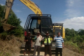 Peduli Karhutla, Rianto Kerahkan Excavator Bantu Penanggulangan Bencana Api