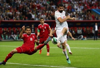 Gol Berbau Keberuntungan Warnai Kemenangan Spanyol atas Iran