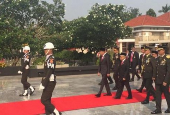 Presiden Jokowi Pimpin Upacara Peringatan Hari Pahlawan di TMP Kalibata