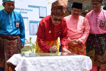 Tower 20 KV Diresmikan, Destinasi Wisata Pulau Rupat Bakal Diterangi Sentrum