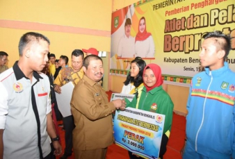 179 Atlit Berprestasi Sumringah Terima Bonus Dari Pemda Bengkalis