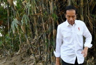 Jokowi Minta Nadiem Makarim Ajak Pelajar Gemar Menabung