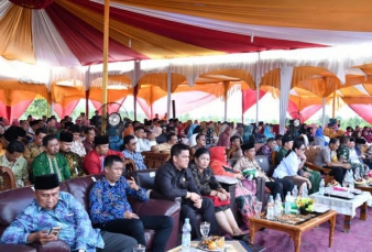 Saksikan Ground Breaking DIC, Ribuan Masyarakat Berduyun ke Sebelah Timur Duri 