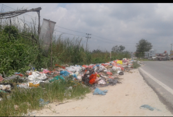 Sampah Berserakan di Sepanjang Jalan Kubang Raya, Ini Kata Warga