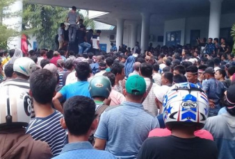 Rakyat Madina Bergolak, Ribuan Penambang Seruduk Kantor DPRD Panyabungan