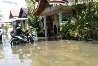 "Main Air" di Kantor Lurah 