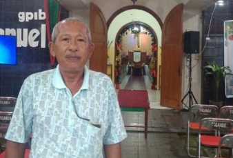 Kisah Pakde, Seorang Muslim Jadi Sopir Gereja dan Layani Pendeta Selama 32 Tahun