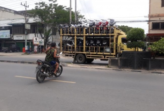 Dungu! Sudah Tahu Bahaya Tetap Terobos "Pulau Jalan"