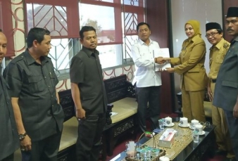 Bupati Jember Akhirnya Datangi DPRD, Upaya Pemakzulan Jalan Terus