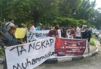 Kapolri datang Disambut Demo, Mahasiswa Desak Polda Tahan Wabup Bengkalis