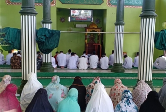 Usai Viral Foto Vulgar, Siswa Siswi SMA Kunto Darussalam Shalat Taubat