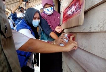 Pemko Pekanbaru Semprot Rumah Penerima Bantuan Pakai Cat Tulisan Miskin