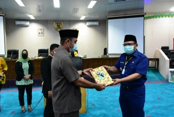 Bupati Kampar Sampaikan LKPJ Sidang Paripurna di Gedung DPRD