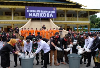 Narkoba Bernilai Puluhan Miliar Dimusnahkan Polda Riau