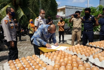 Balai Karantina Hibahkan Telur Sitaan ke Pemkab Meranti