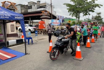 Puluhan Tukang Ojek Geruduk Mapolres Inhil