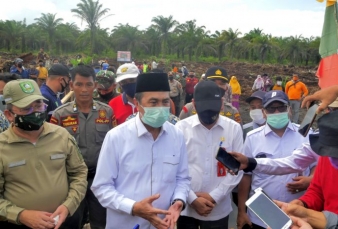 Gubernur Riau Ajak Warga Jaga Desa dan Kampung Bebas dari Asap