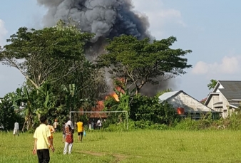 Jelang Malam Takbiran, Dua Rumah di Tembilahan Hangus Terbakar