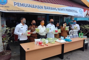 22 Kg Sabu dan 10 Ribu Butir Ekstasi Dilenyapkan BNNP Riau