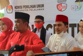 Dua Kandidat Resmi Daftar ke KPU Pelalawan