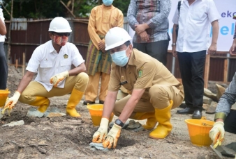 Peletakan Batu Pertama Sentra Ekonomi LAM Riau