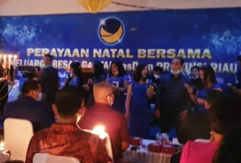 Natal Bersama, NasDem Riau Serahkan Bantuan ke Panti Asuhan Elshadai