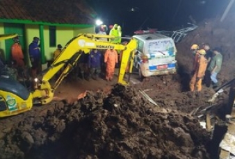 Longsor Sumedang Dipicu Tanah Bergerak dan Hujan Deras