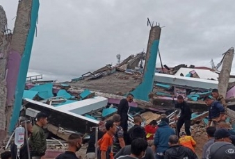 Perawat dan Bayi Dilaporkan Terjebak di RS yang Ambruk Akibat Gempa