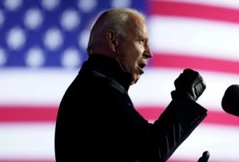 Hari Pertama Menjabat Joe Biden akan Cabut Larangan Bagi Muslim Masuk AS