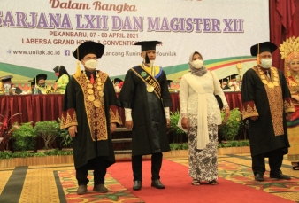 Unilak Gelar Wisuda, Rektor Jabarkan Prestasi dan Kemajuan di Masa Pandemi