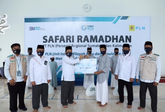 PT. PLN UIWRKR Bersama YBM Serahkan 1.675 Paket Bantuan