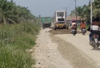 Kualitas Pembangunan Jalan Provinsi Pangkal Tembok-Pasar I BTS Labura Asahan Diragukan