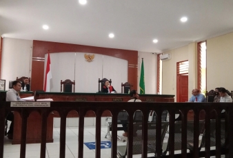 Suami Istri dan Anaknya Dianiaya Tetangga Malah Dijadikan Tersangka, Korban Ajukan Praperadilan di PN Sibolga