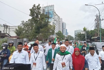 Gema Takbir, Doa dan Sholawat dari Mujahid Al-Washliyah Antarkan Dedi Iskandar Batubara daftar DPD ke KPUD Sumut