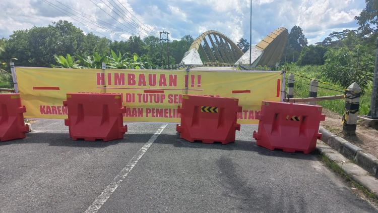 Ditutup Lantaran Rusak, Baut Penyangga Jembatan Kupu-kupu Diduga Lepas