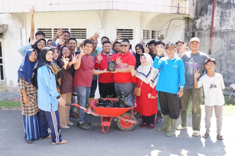 Ke Gajah Sakti Camat Mandau Lihat Goro Hingga Serahkan Titipan Kasmarni