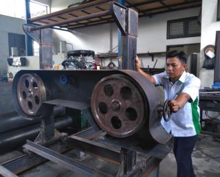 Riset PPKS Medan, Mobile Sawmill Pemanfaatan Batang Sawit Hasil Peremajaan