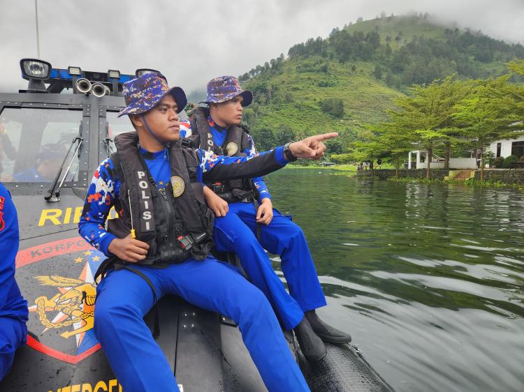 Polairud Polda Sumut Turunkan Tim Penyelam Pencarian Korban Longsor Humbahas